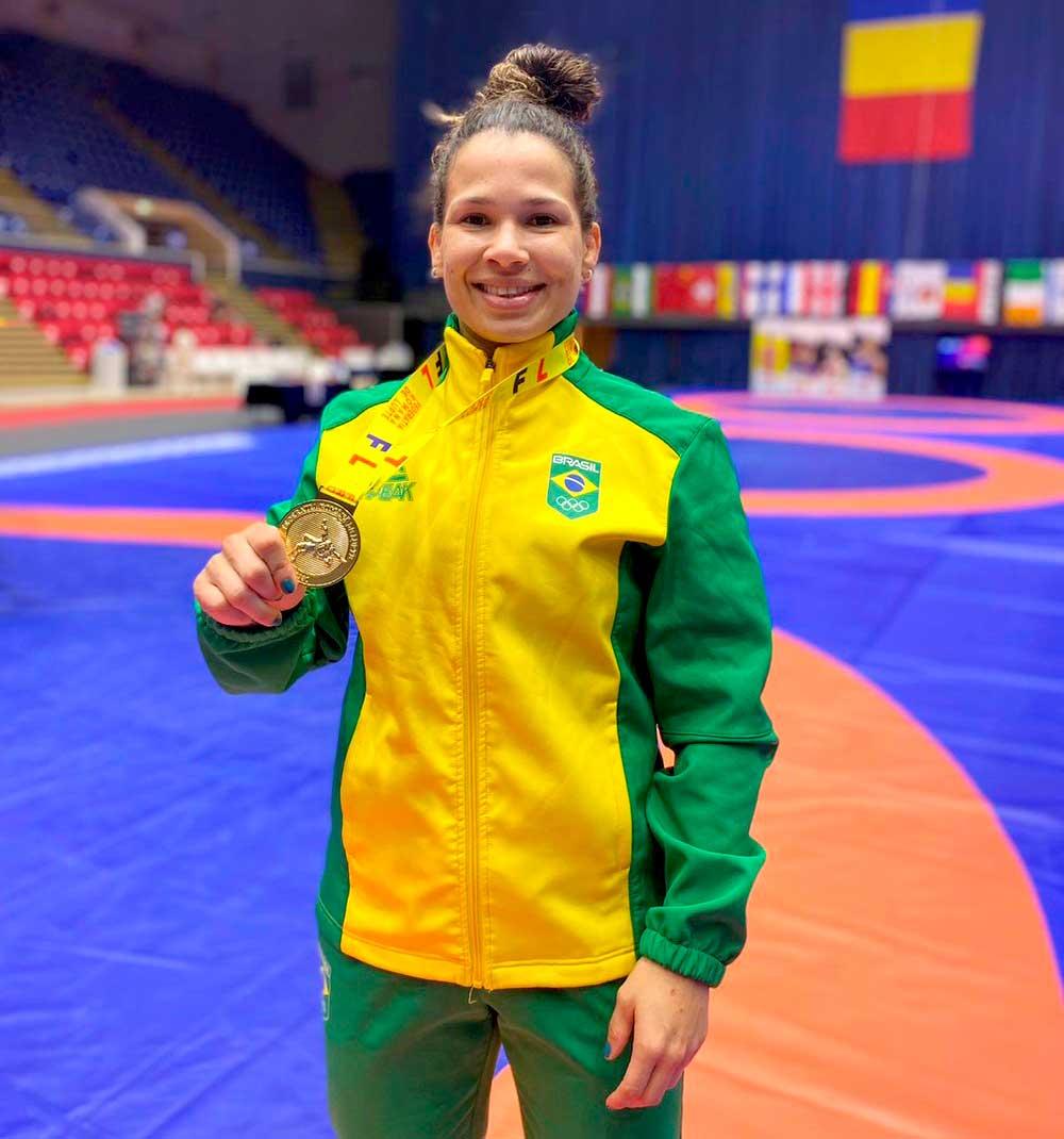 Laís Nunes é campeã do Torneio Internacional da Romênia